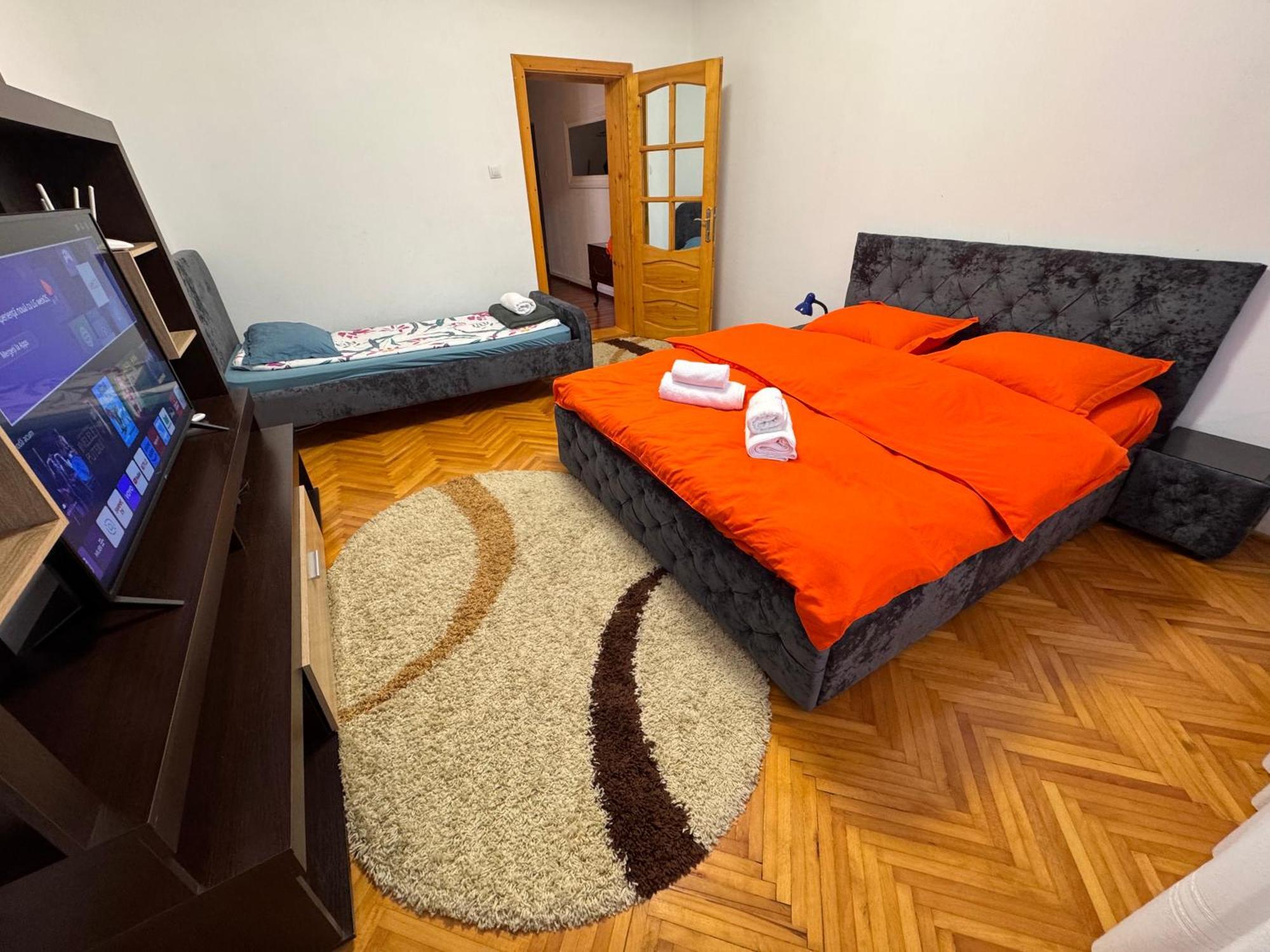 Linen Tree Apartment Băile Herculane Extérieur photo